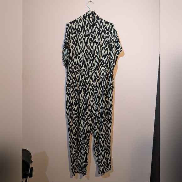 Animal print jumpsuit - Picture 2 of 3
